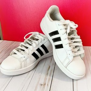Adidas Size 8 Sneakers